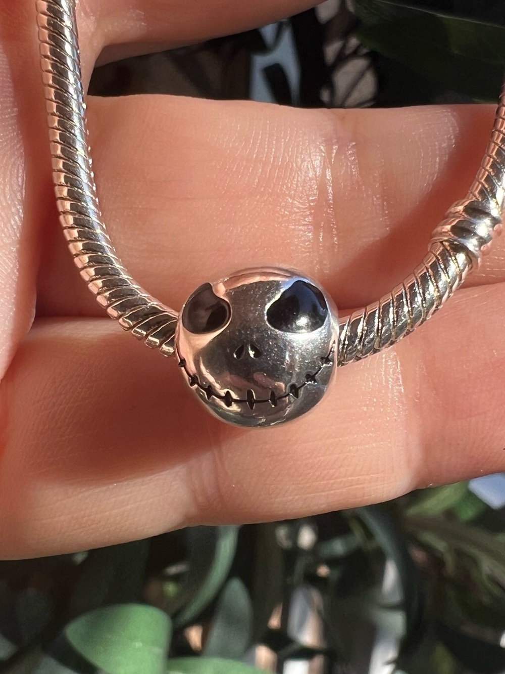 Spooky Skull Face Halloween Charm - Picture 4 of 10